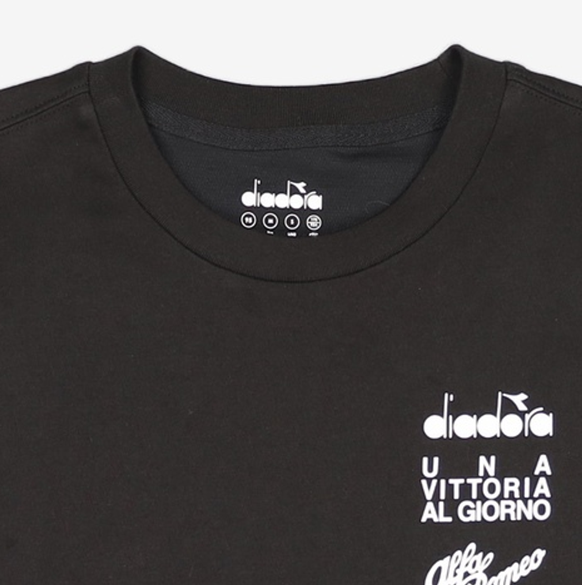 디아도라(diadora) 알파로메오 카 레이스 반팔 티셔츠 BLACK 95
