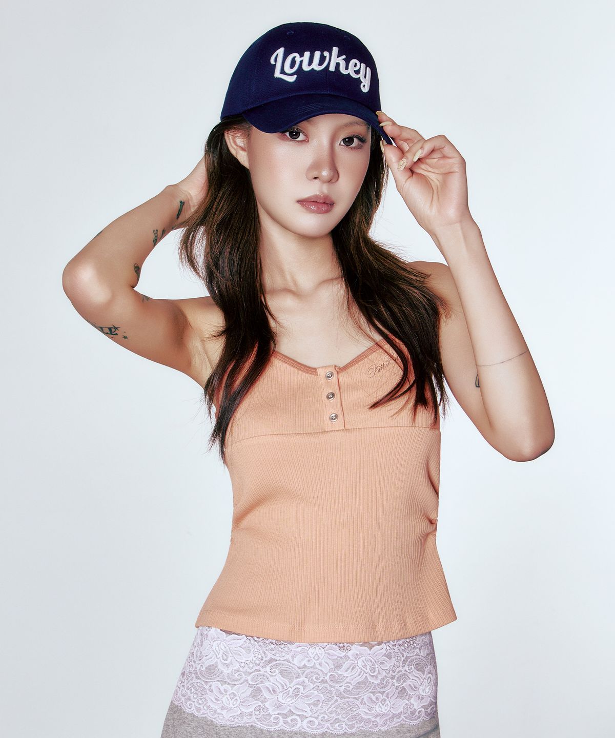스틸로우키(STILL LOWKEY) Script Ball Cap_NAVY