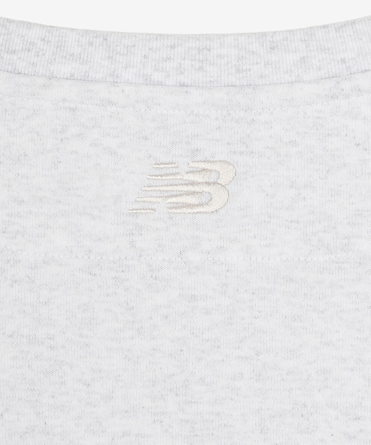 뉴발란스(NEW BALANCE) NBNCG31803 / UNI 에센셜 헤리티지 경량 라운드 맨투맨 (A/GRAY)