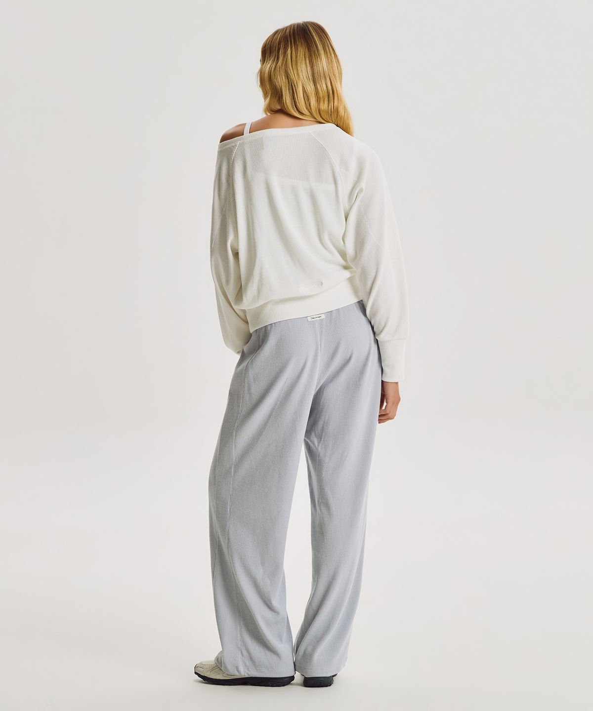 뉴발란스(NEW BALANCE) NBNCG3W112 / WOMEN AIRY 와플 맨투맨 (WHITE)