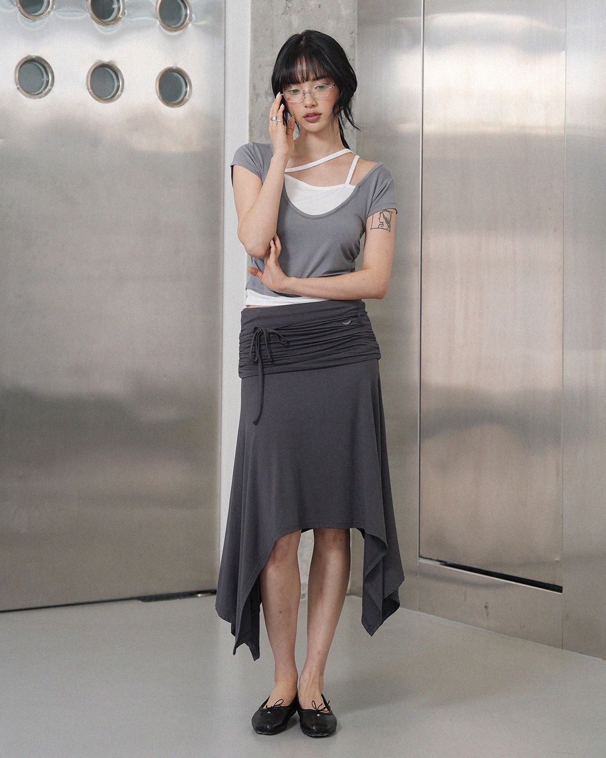 여린(YEORIN) Ash 2-WAY Drape Skirt (charcoal)