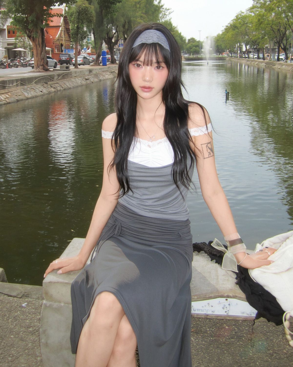 여린(YEORIN) Ash Layered Lace Cami (Grey)