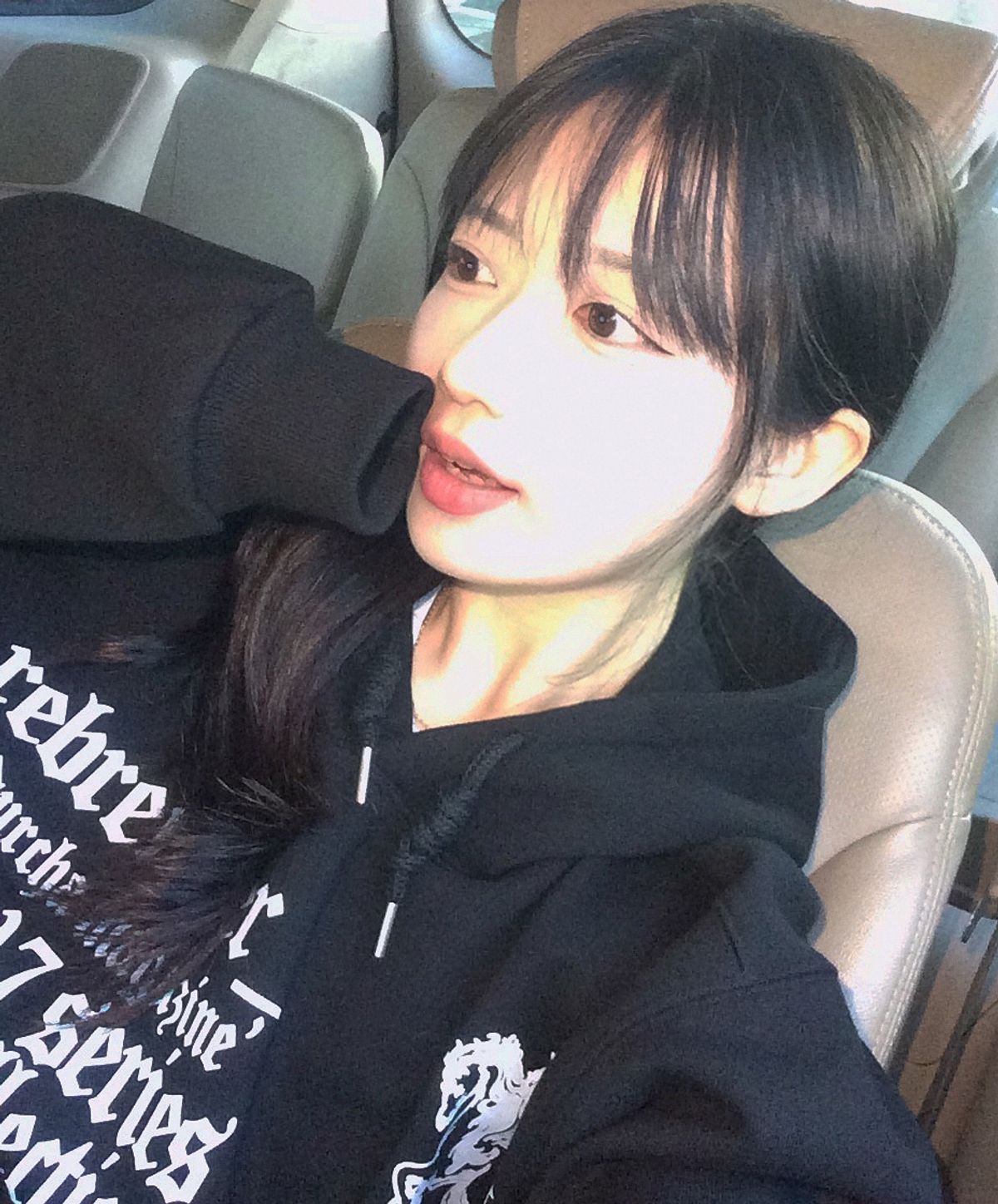리브레너(REBRENNER) 유니콘컬렉션 오버사이즈 볼륨 크롭 후디 블랙