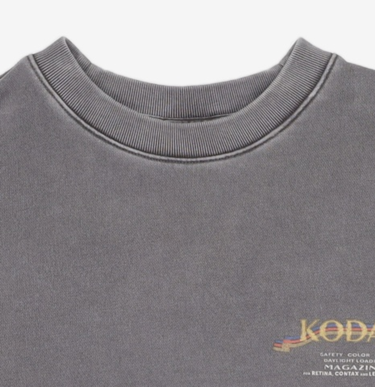코닥(KODAK) 카메라클럽 피그먼트 맨투맨 CHARCOAL 95