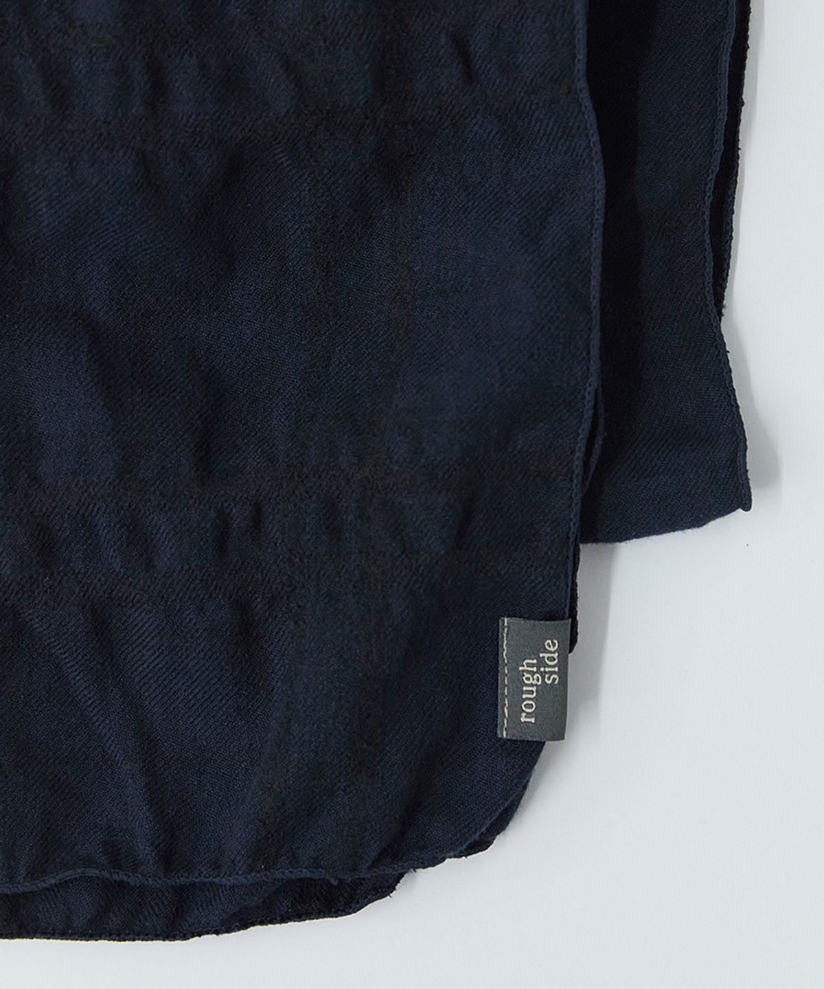 러프사이드(ROUGHSIDE) Crease Check Scarf Navy