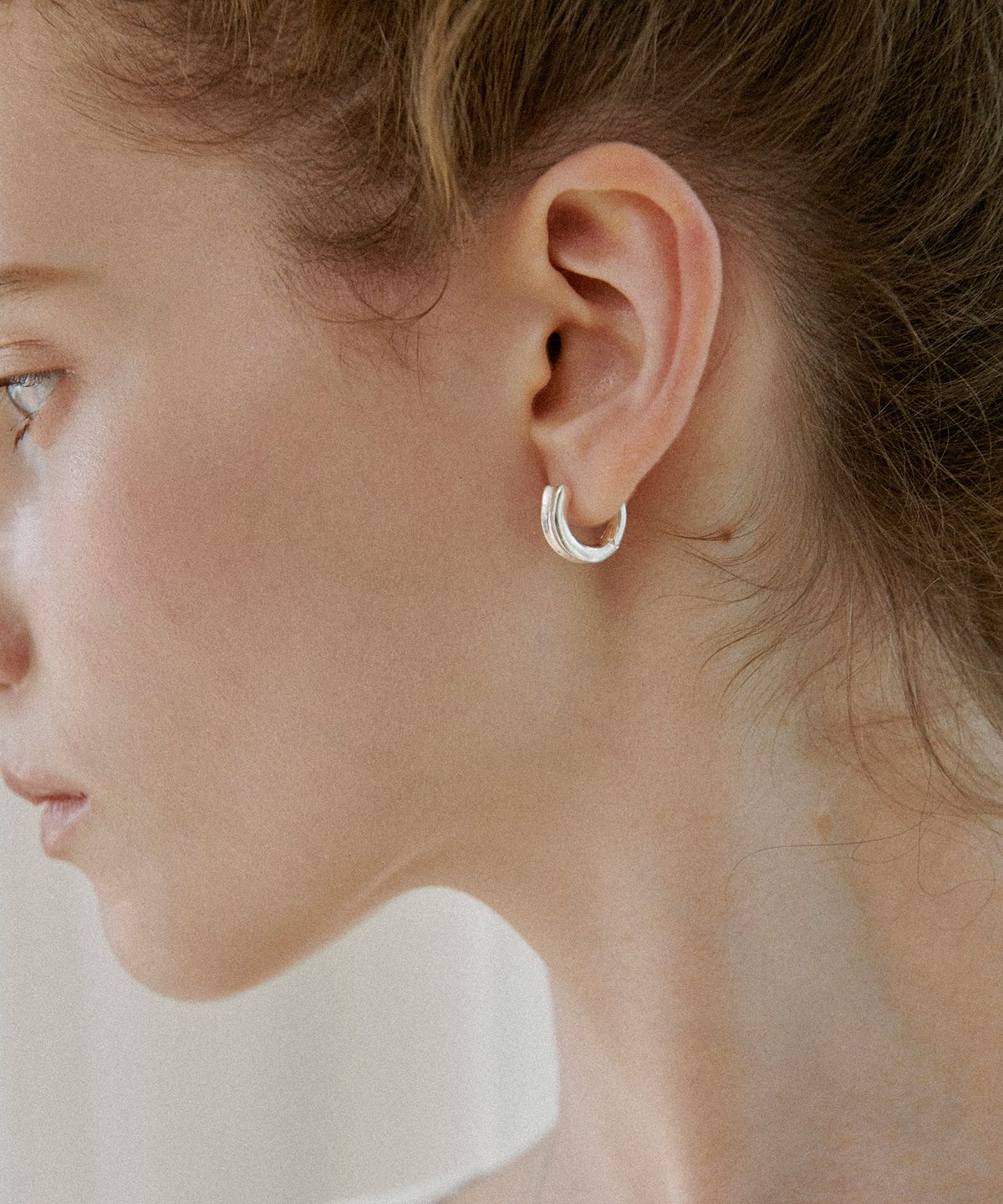 세인트스코트런던(ST.SCOTT LONDON) Curved Form Earrings / STJ-EB1798WG