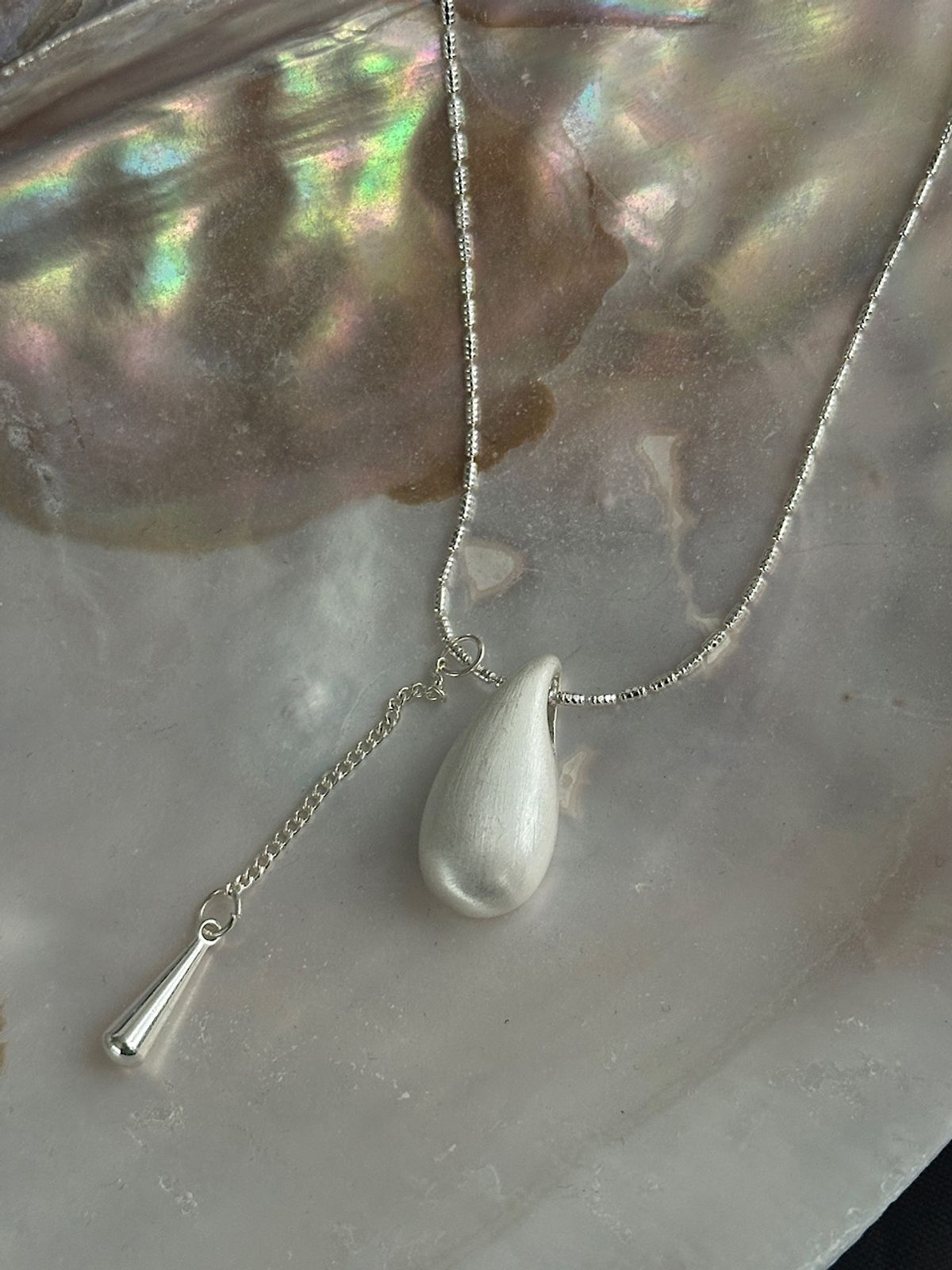 아포엠(APOEM) MATTE DROP NECKLACE