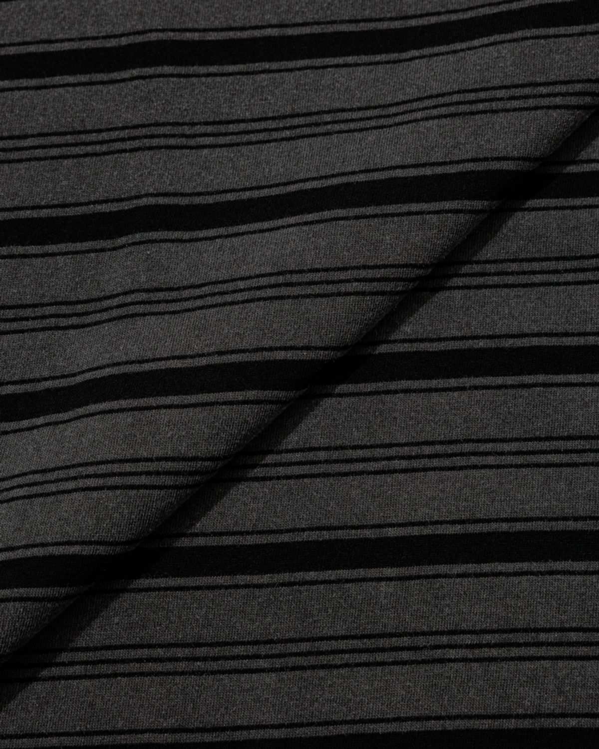 모아(MOAA) Multi-Stripe Single-Stitch T-Shirt (CHARCOAL)