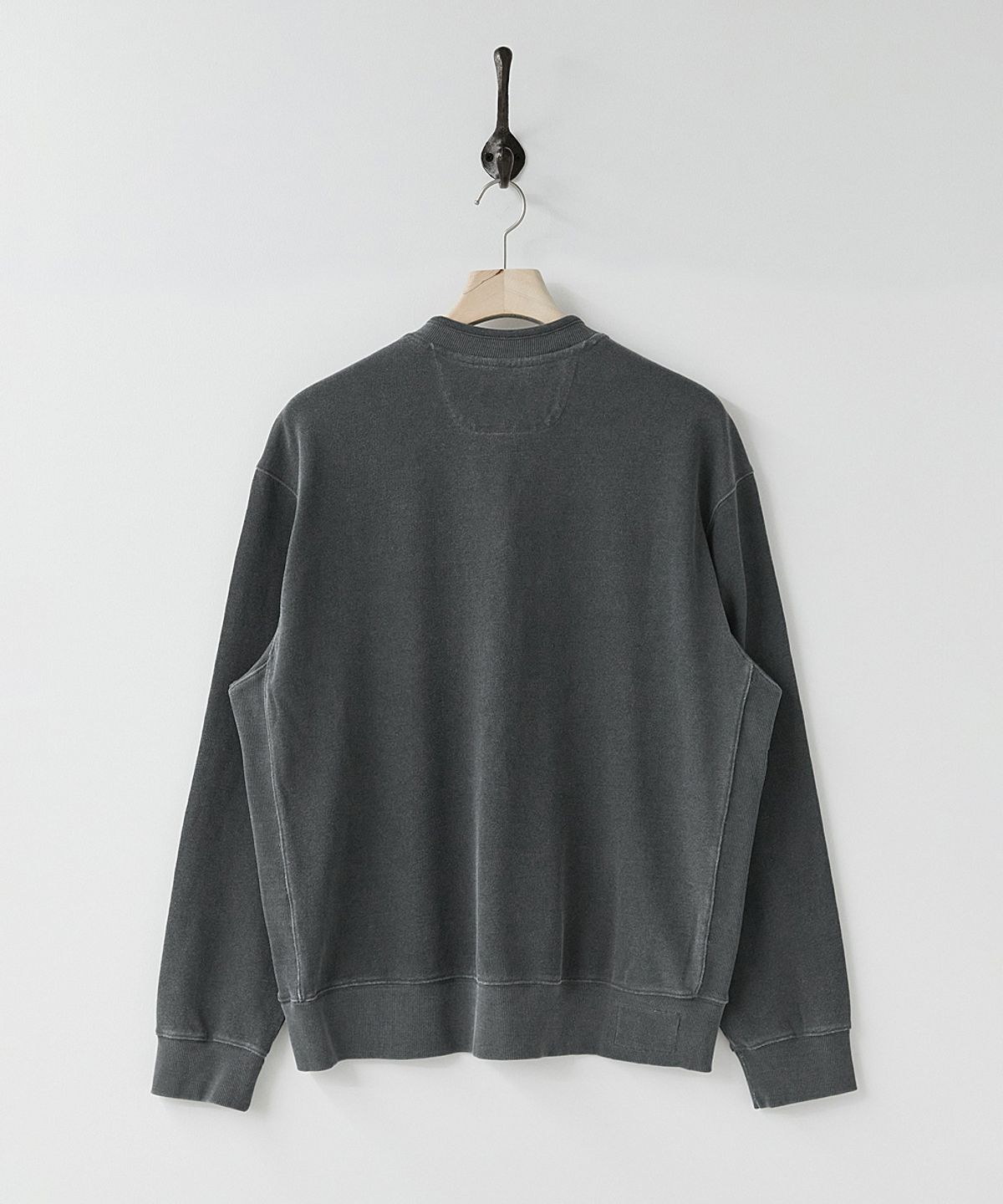 러프사이드(ROUGHSIDE) Nest Zip Sweat Charcoal