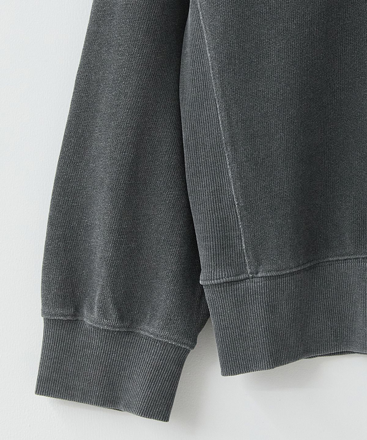 러프사이드(ROUGHSIDE) Nest Zip Sweat Charcoal