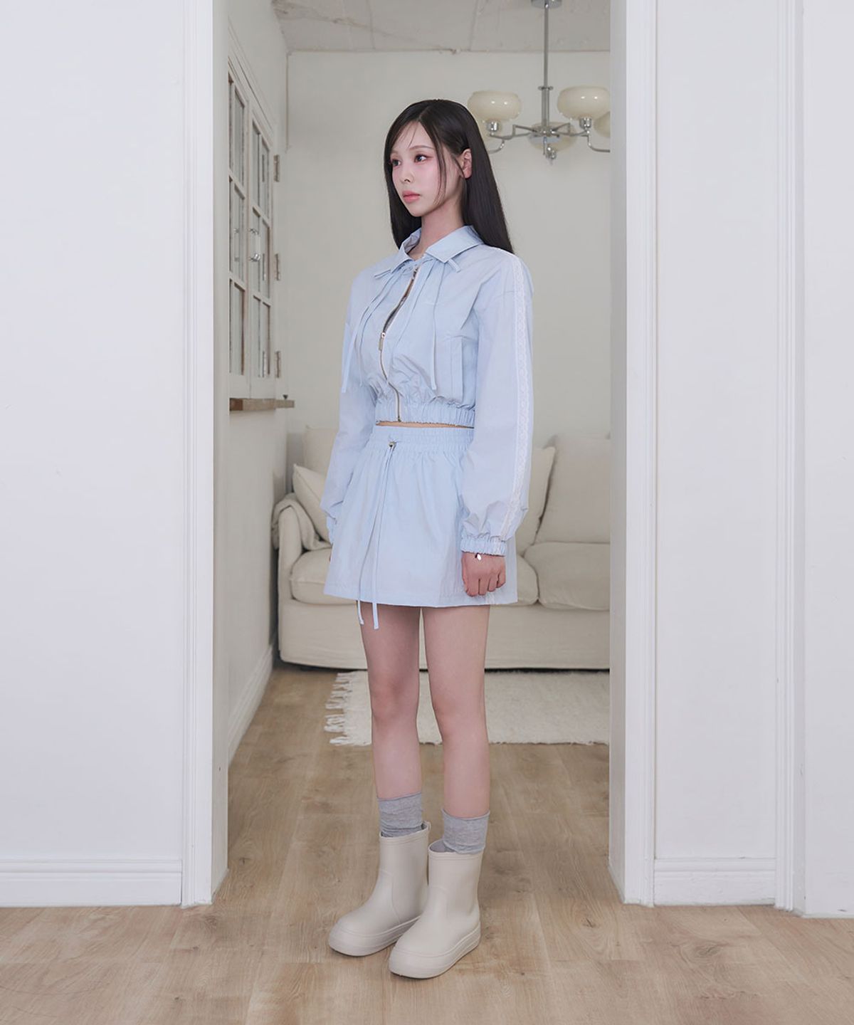 모아벨(MOABEL) ANORAK LACE ZIP-UP - BABY BLUE