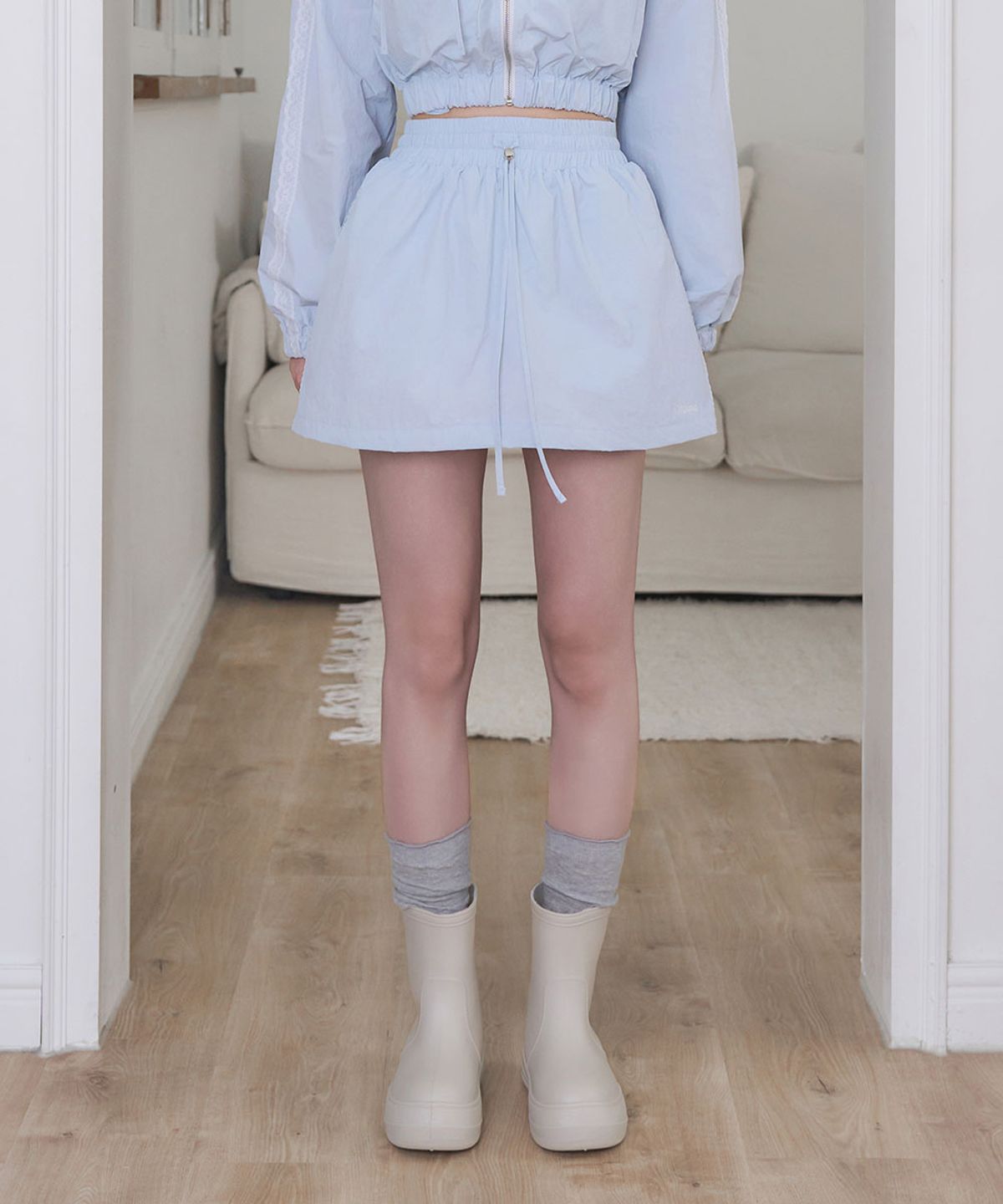 모아벨(MOABEL) ANORAK LACE SKIRT - BABY BLUE