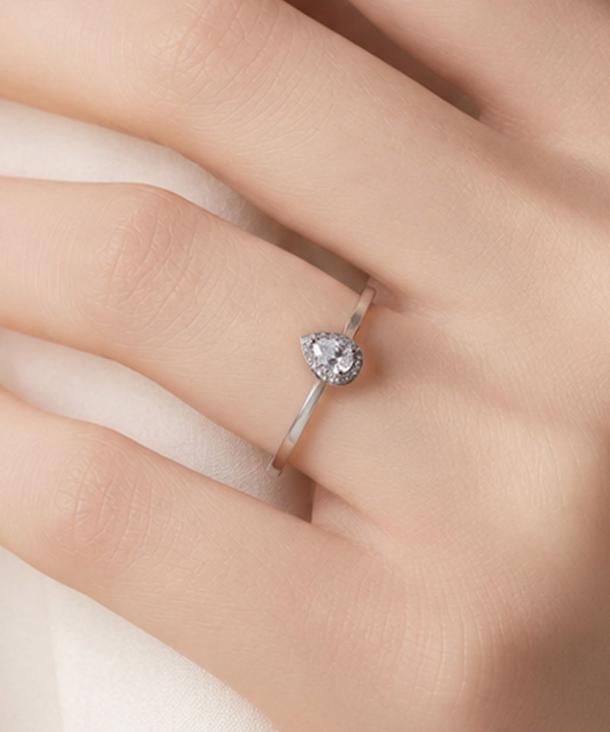 엘렌쥬얼리(HELENE JEWELRY) 실버 Silver 925 물방울 큐빅 미스 링 은 반지