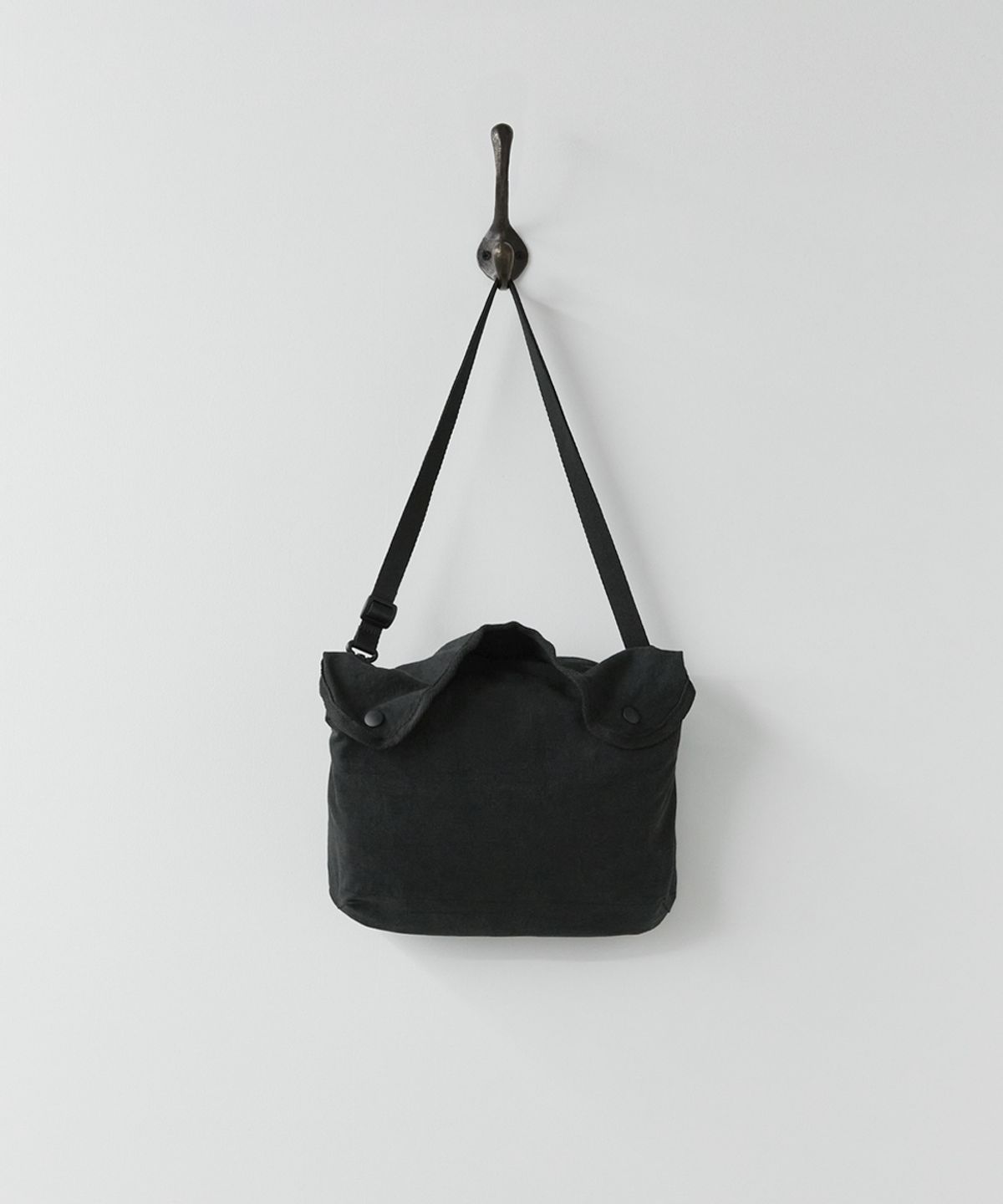 러프사이드(ROUGHSIDE) Canteen Backpack Ash Black