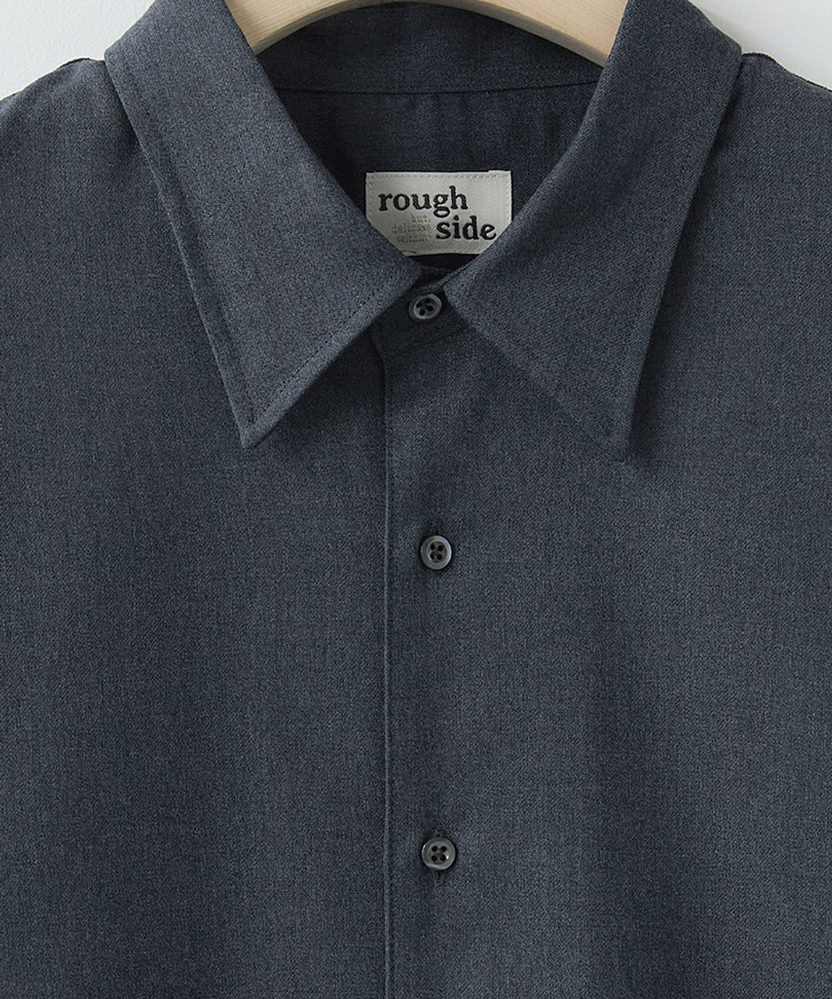 러프사이드(ROUGHSIDE) Sleek Shirt Navy