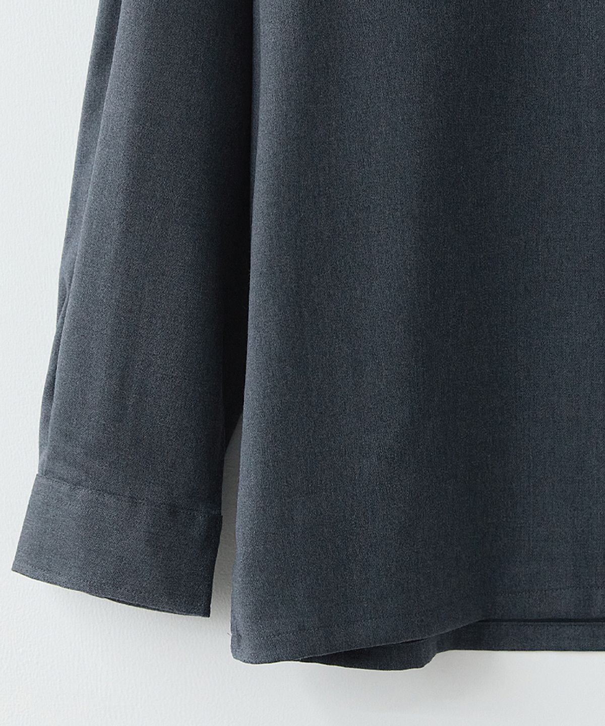 러프사이드(ROUGHSIDE) Sleek Shirt Navy