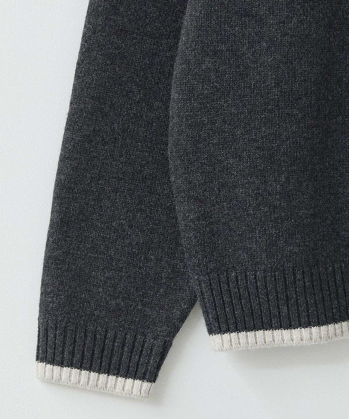 러프사이드(ROUGHSIDE) Hazel Knit Charcoal
