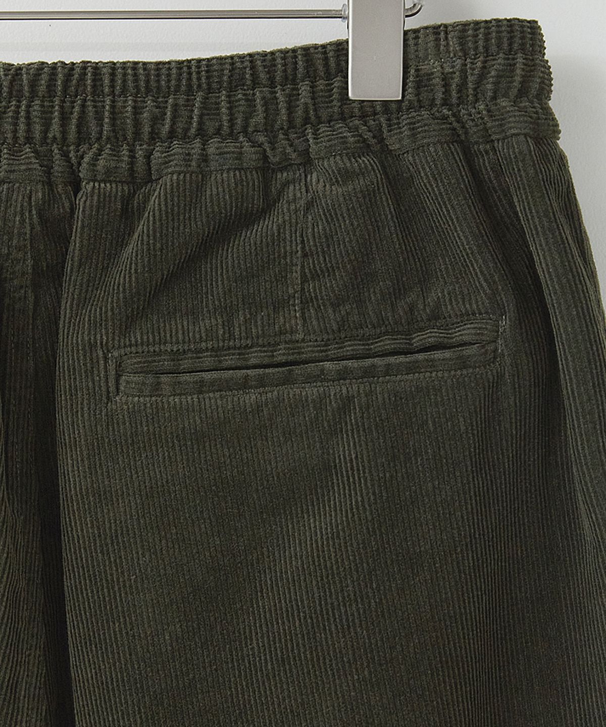 러프사이드(ROUGHSIDE) Dweller Cord Pants Dark Olive