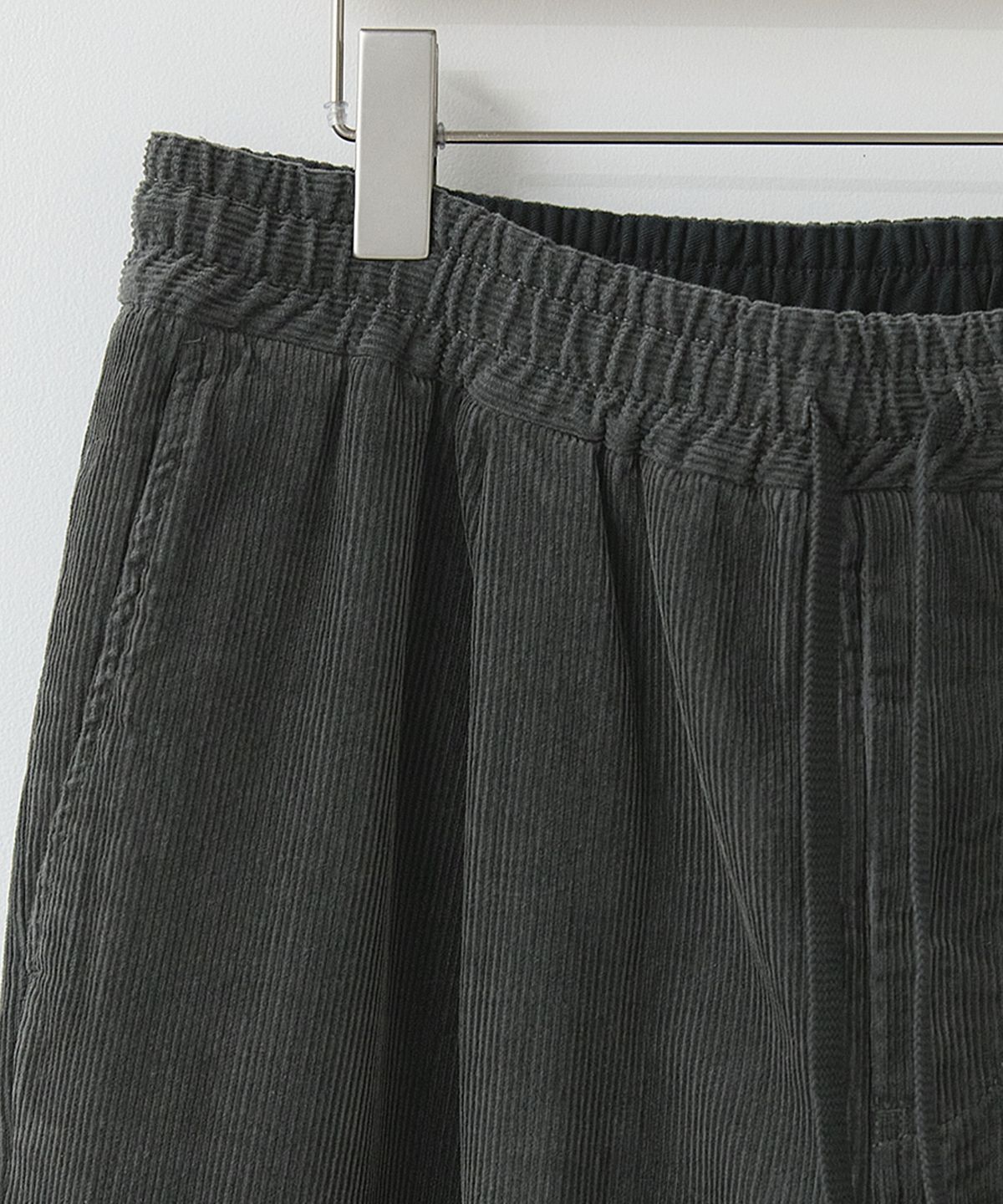 러프사이드(ROUGHSIDE) Dweller Cord Pants Charcoal