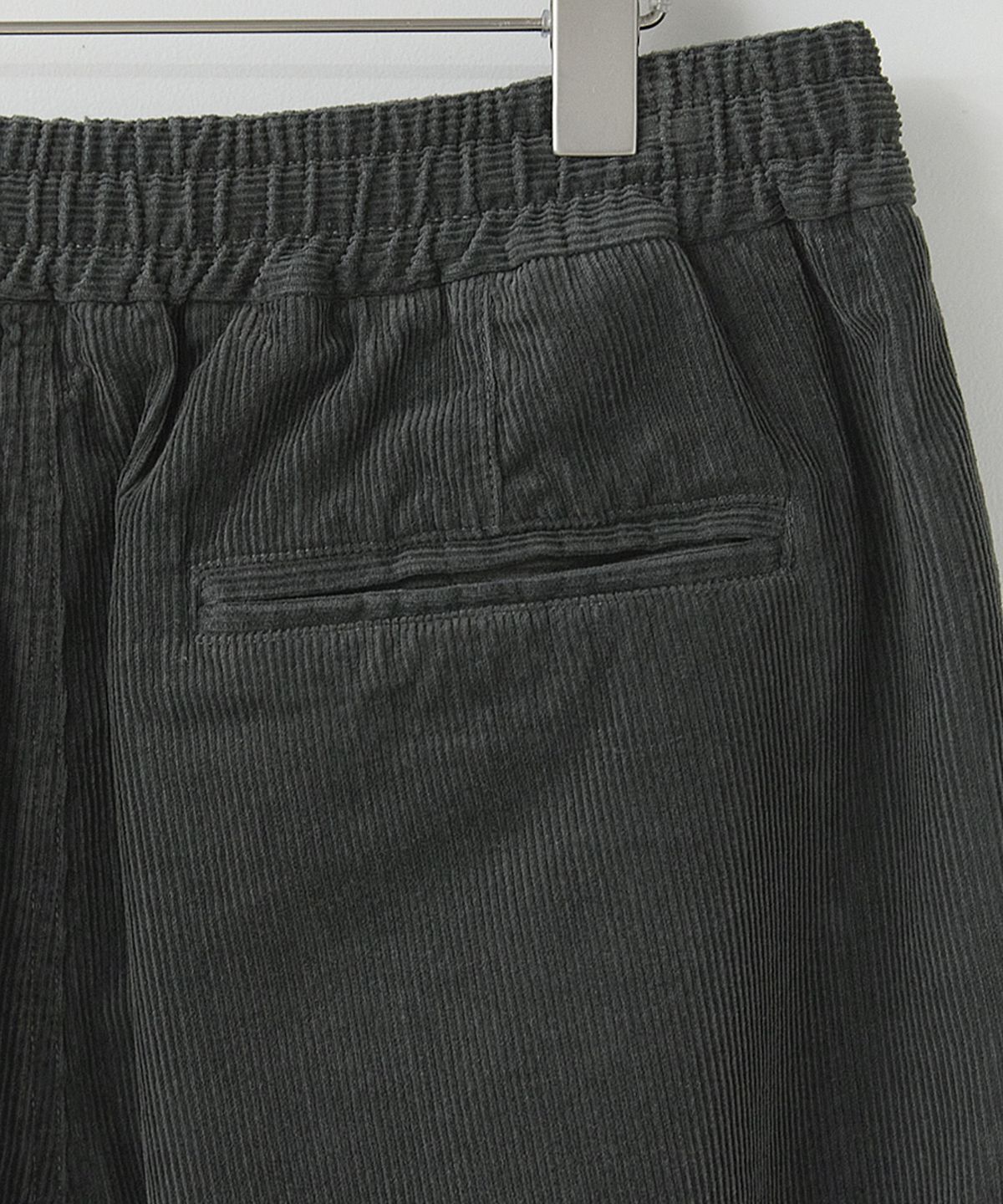러프사이드(ROUGHSIDE) Dweller Cord Pants Charcoal