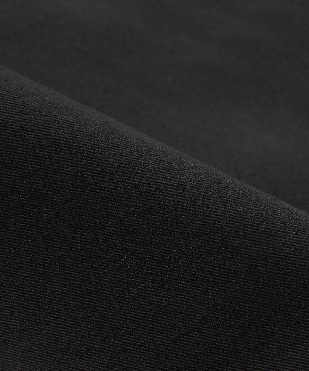 지제뮤지엄(ZIZEMUSEUM) SLIT CAPRI COTTON PANTS (BLACK)