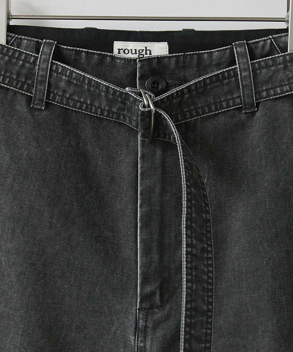 러프사이드(ROUGHSIDE) Downhill Belted Pants Charcoal