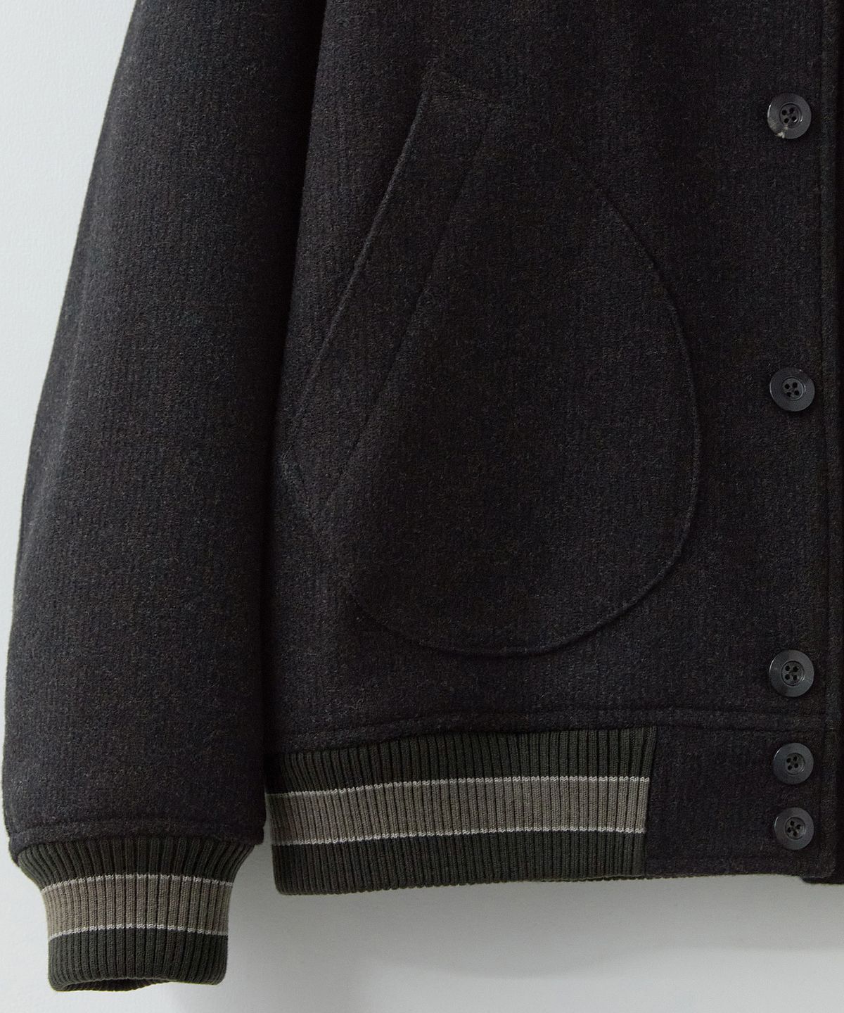 러프사이드(ROUGHSIDE) League Bomber Ash Black