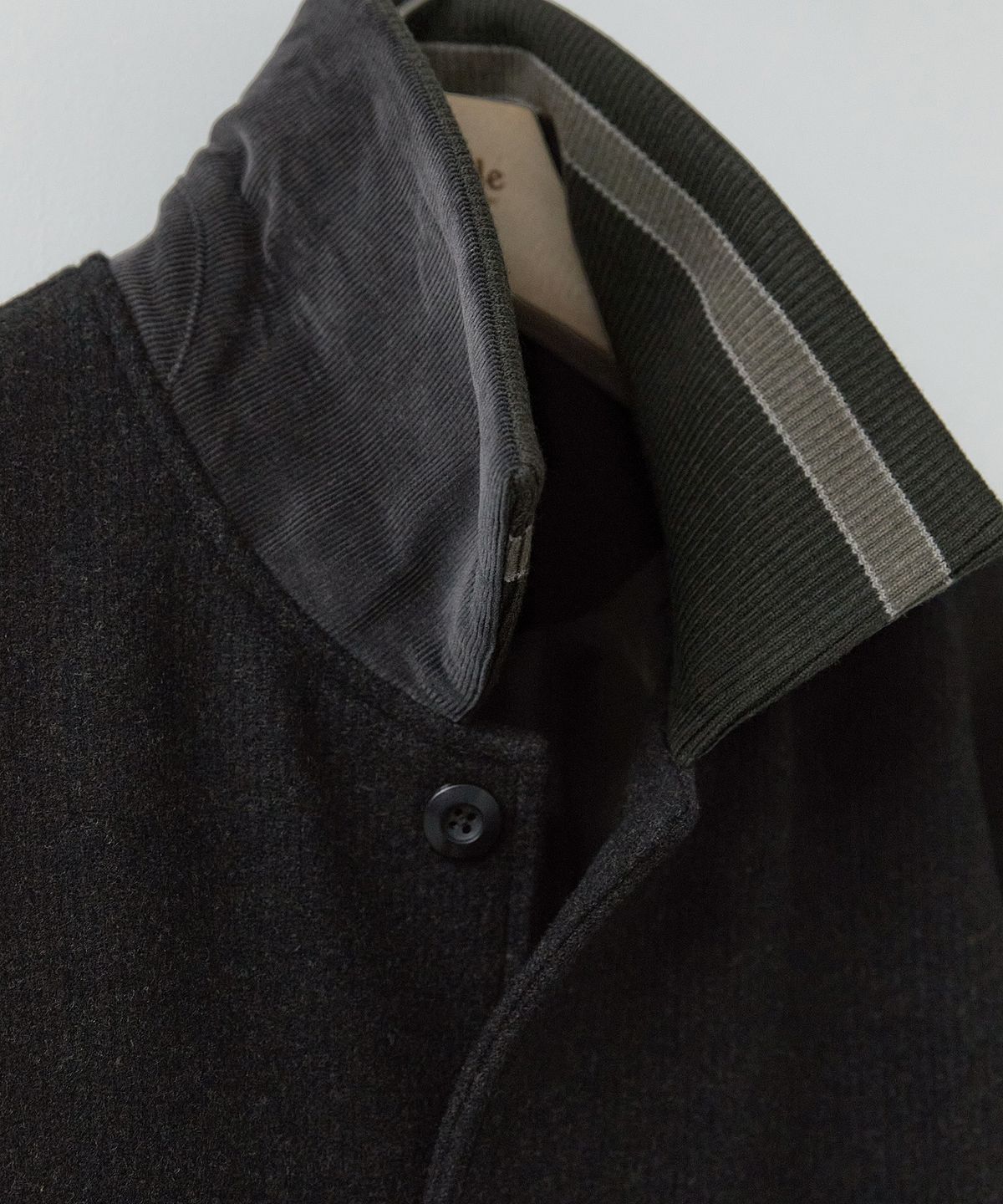러프사이드(ROUGHSIDE) League Bomber Ash Black