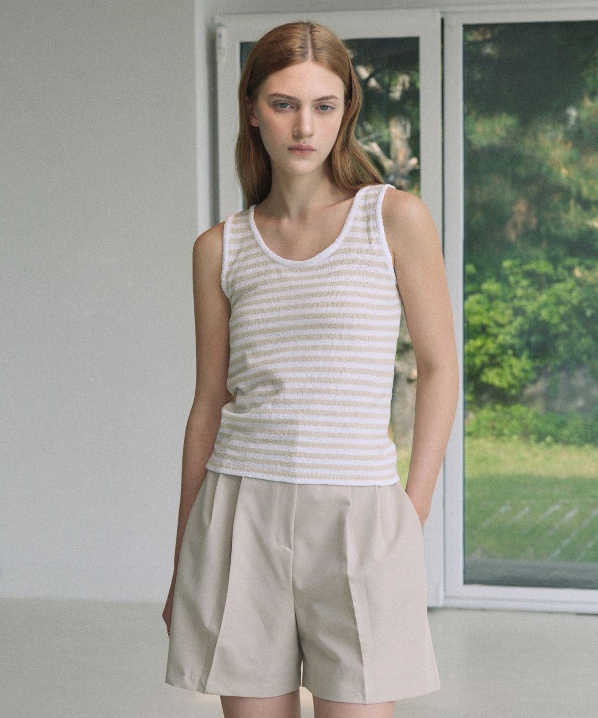 블레티(VLETI) Round Stripe Knit Sleeveless (Beige)