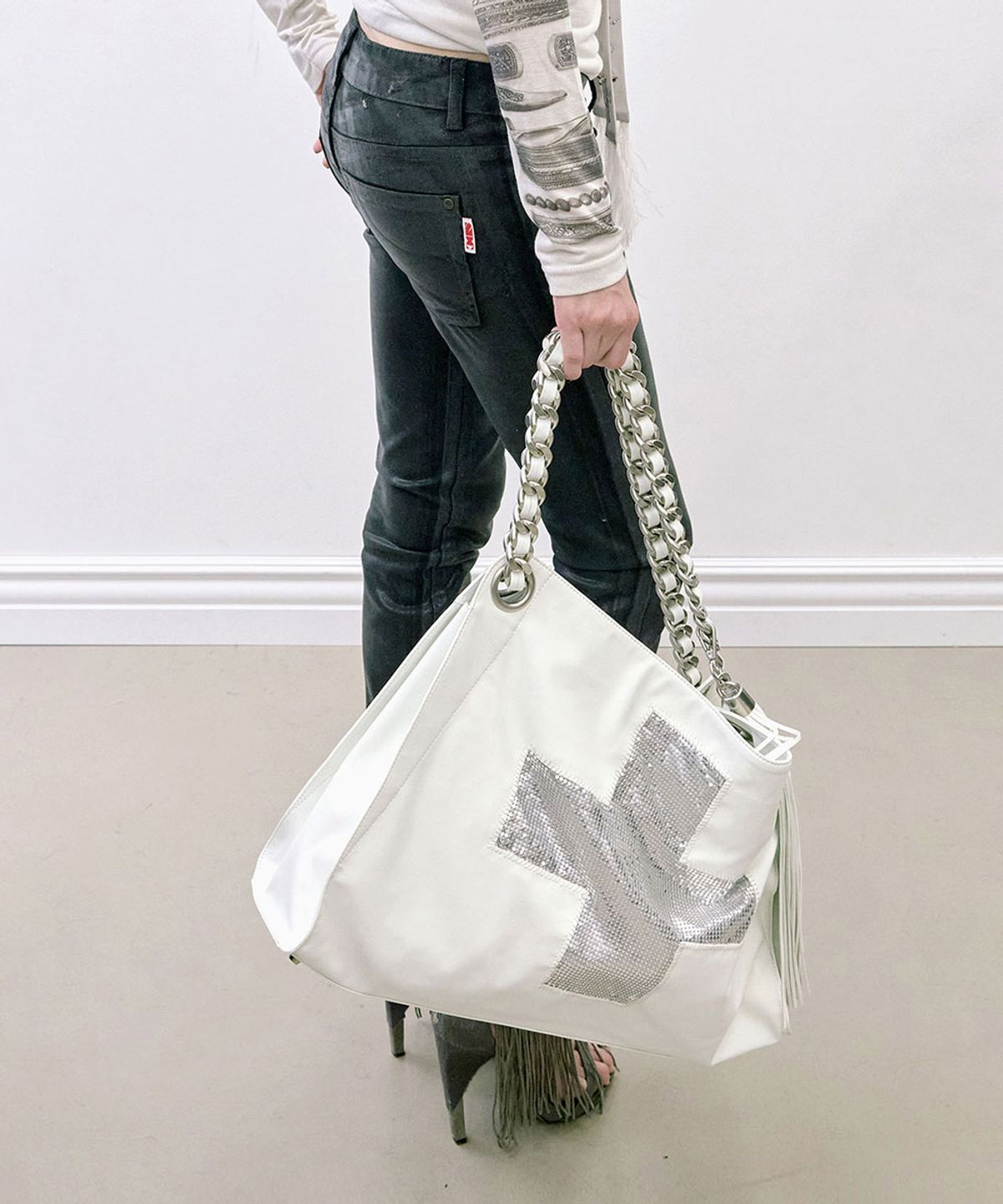 스컬프터(SCULPTOR) Cross Chainmail Big Bag White