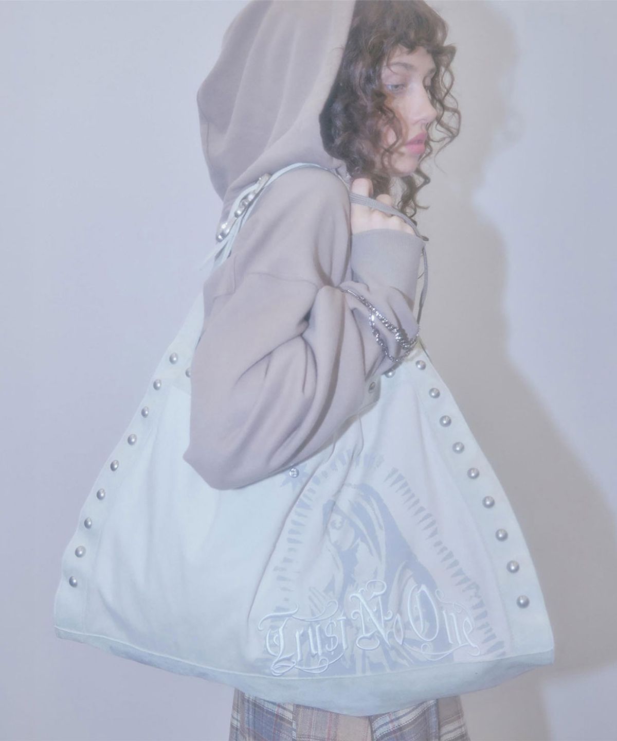 스컬프터(SCULPTOR) Faithless Stud Bag Stone