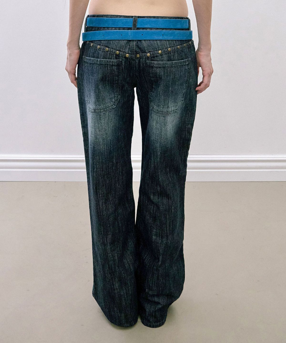스컬프터(SCULPTOR) Stud Straight Jeans Faded Black