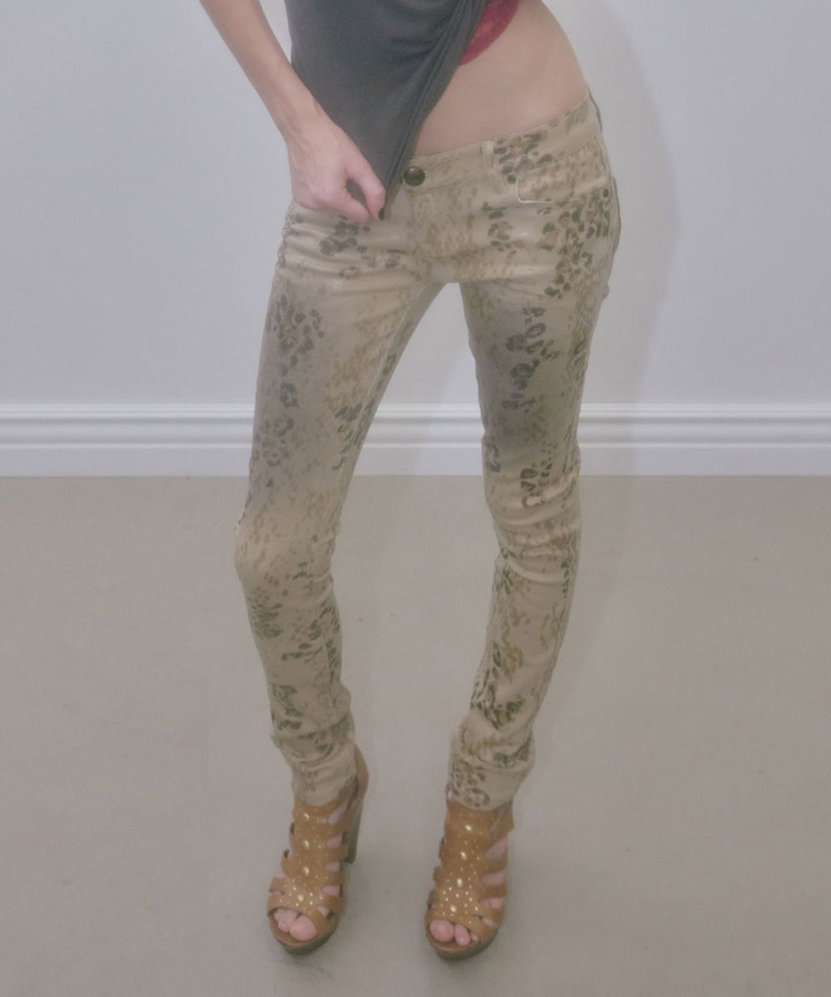 스컬프터(SCULPTOR) Wet Skinny Jeans Beige