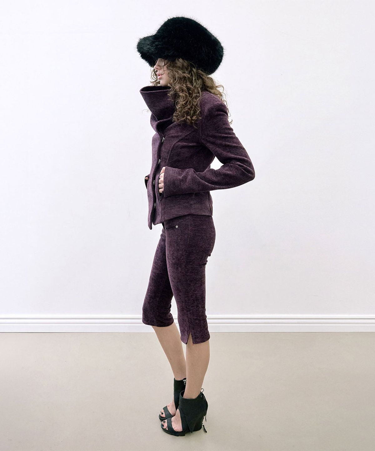 스컬프터(SCULPTOR) Corduroy Capri Pants Deep Plum