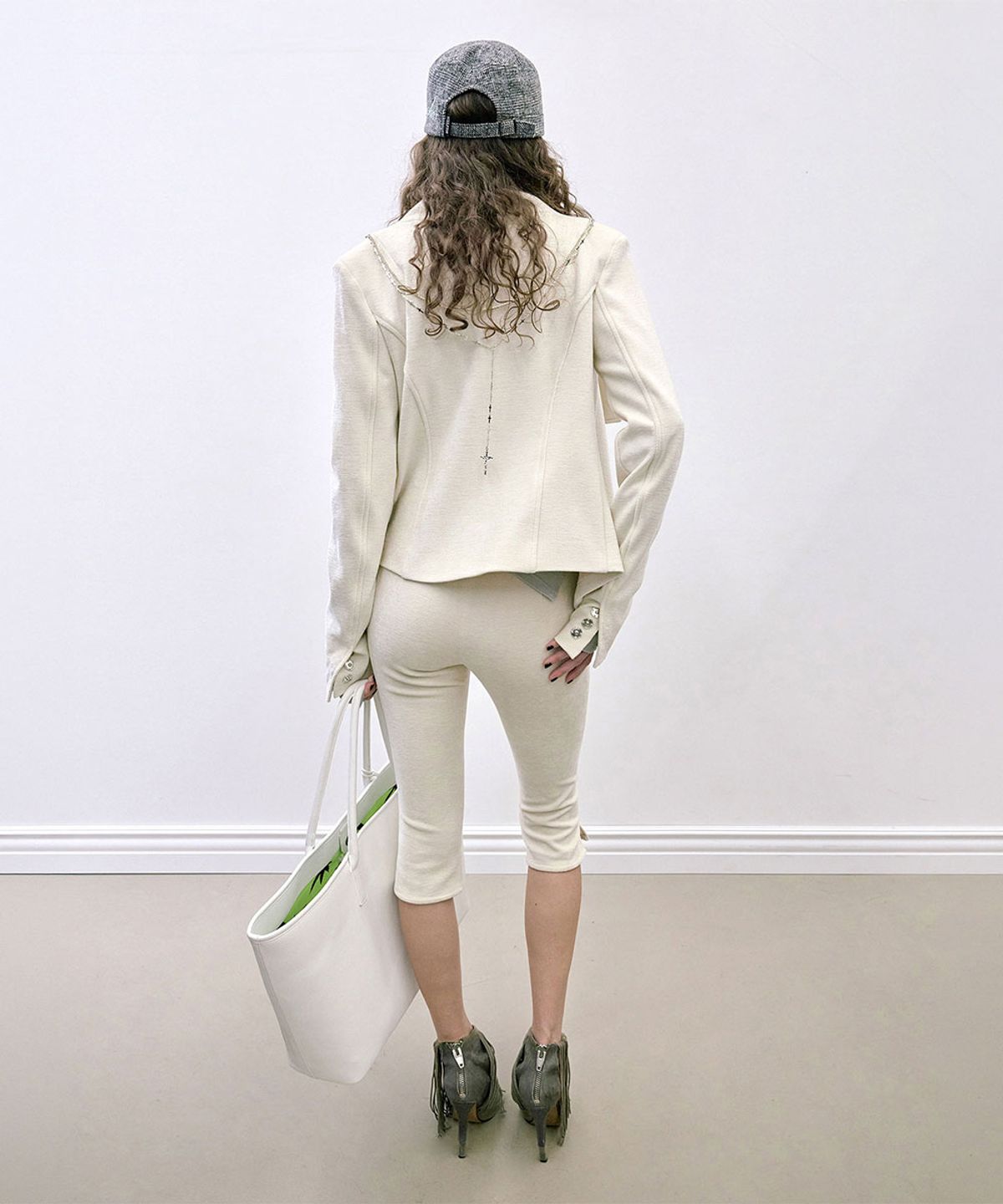 스컬프터(SCULPTOR) Corduroy Capri Pants White