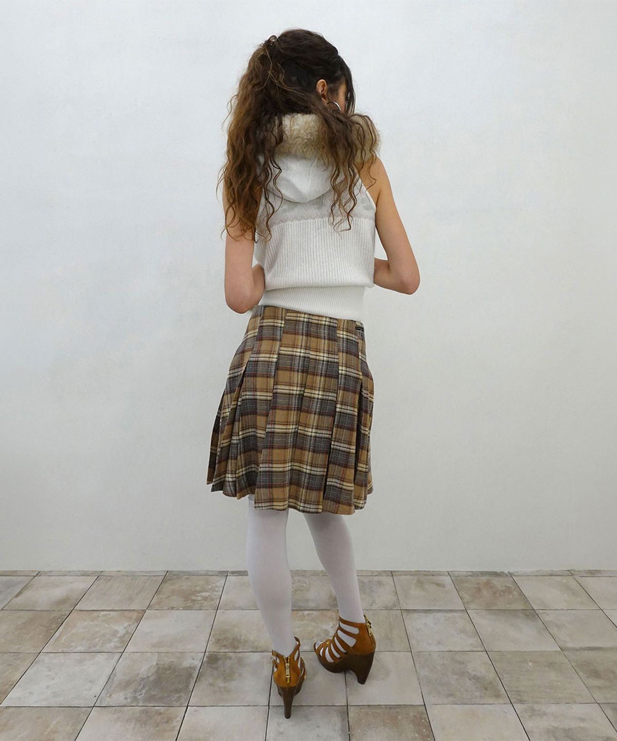 스컬프터(SCULPTOR) Plaid Pleated Midi Skirt Beige