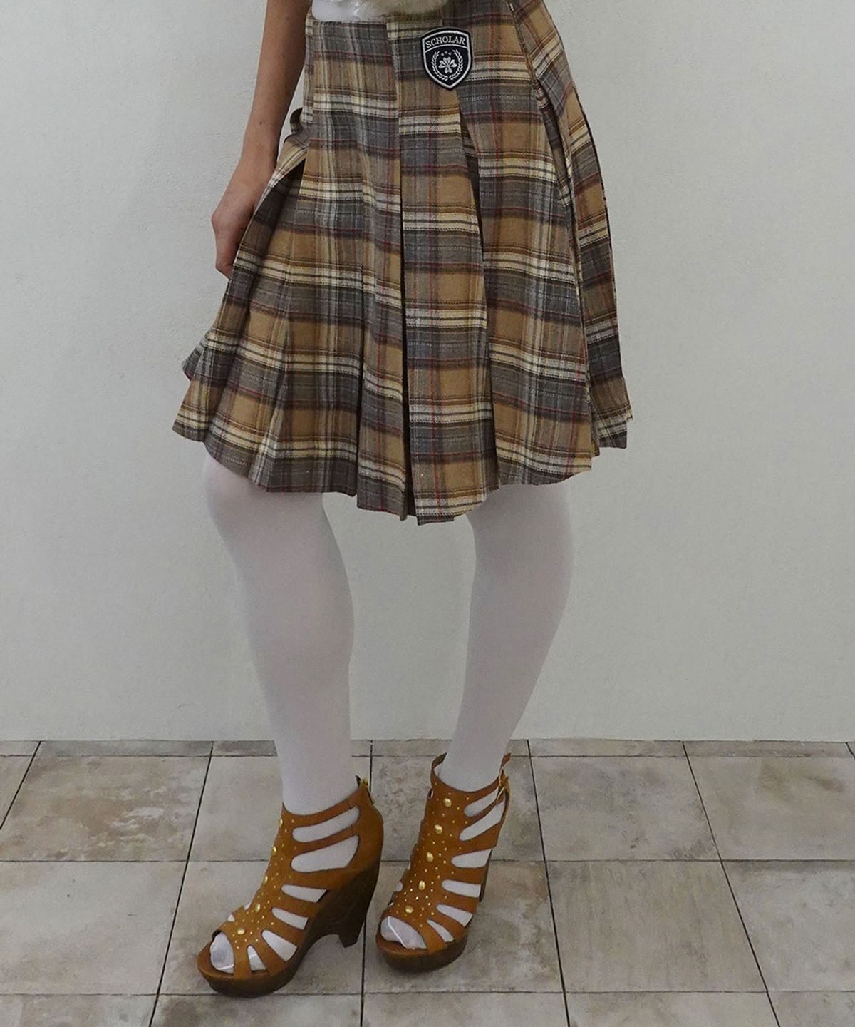 스컬프터(SCULPTOR) Plaid Pleated Midi Skirt Beige