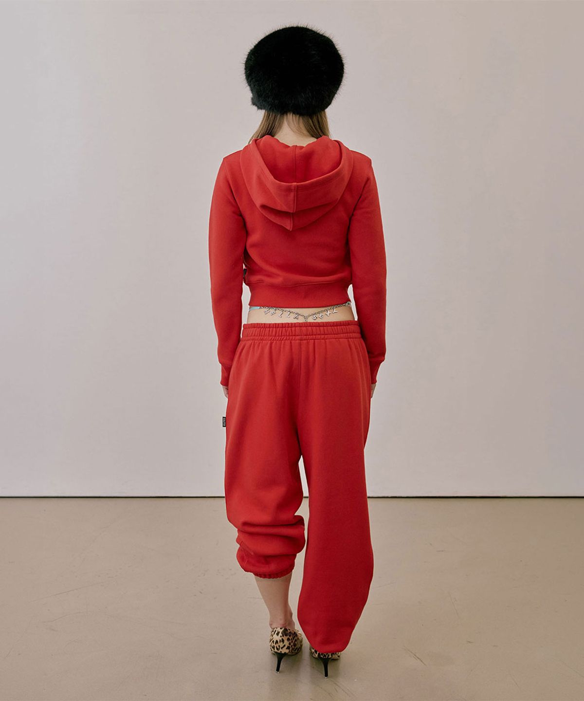 스컬프터(SCULPTOR) Napoleon Stud Sweatpants Red