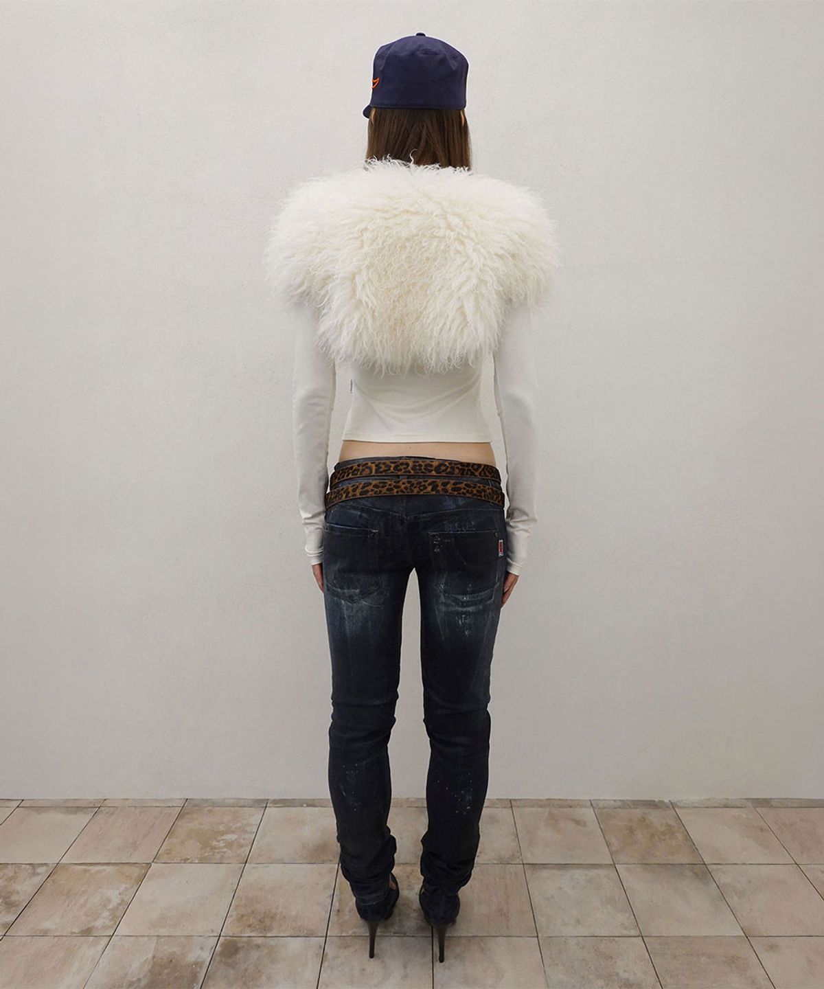 스컬프터(SCULPTOR) Napoleon Long Sleeve Tee Ivory