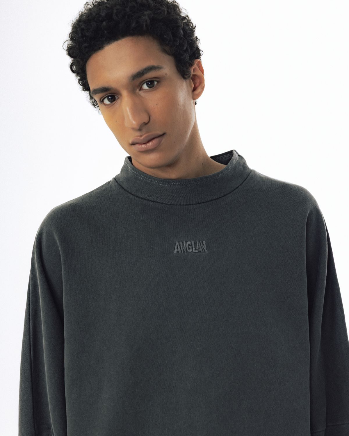 앵글런(ANGLAN) Pigment High-Neck Sweat Shirt - Washed Grey