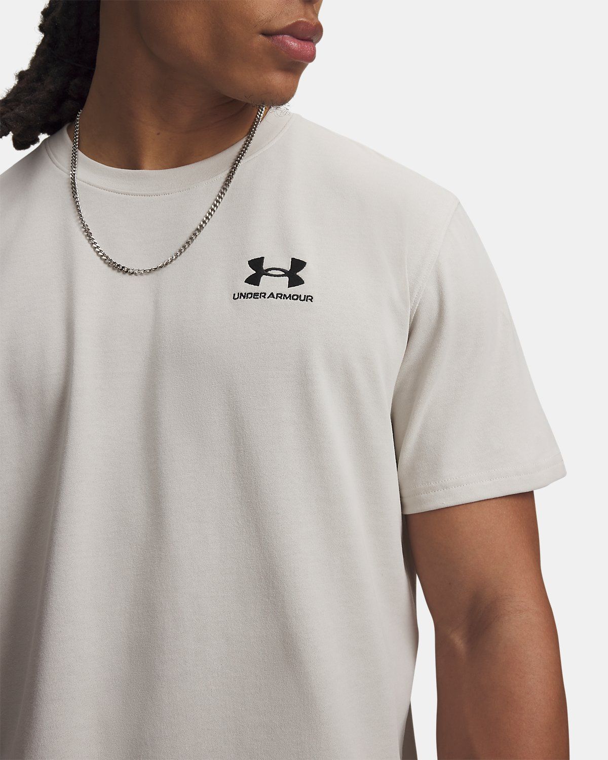 언더아머(UNDERARMOUR) 남성 UA 로고 엠브로이더드 헤비웨이트 반팔1373997-110