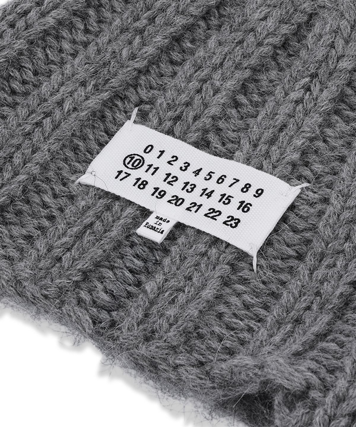 메종 마르지엘라(MAISON MARGIELA) 알파카 울 리브드 비니 - 차콜 그레이 / S50TB0023M13314852M