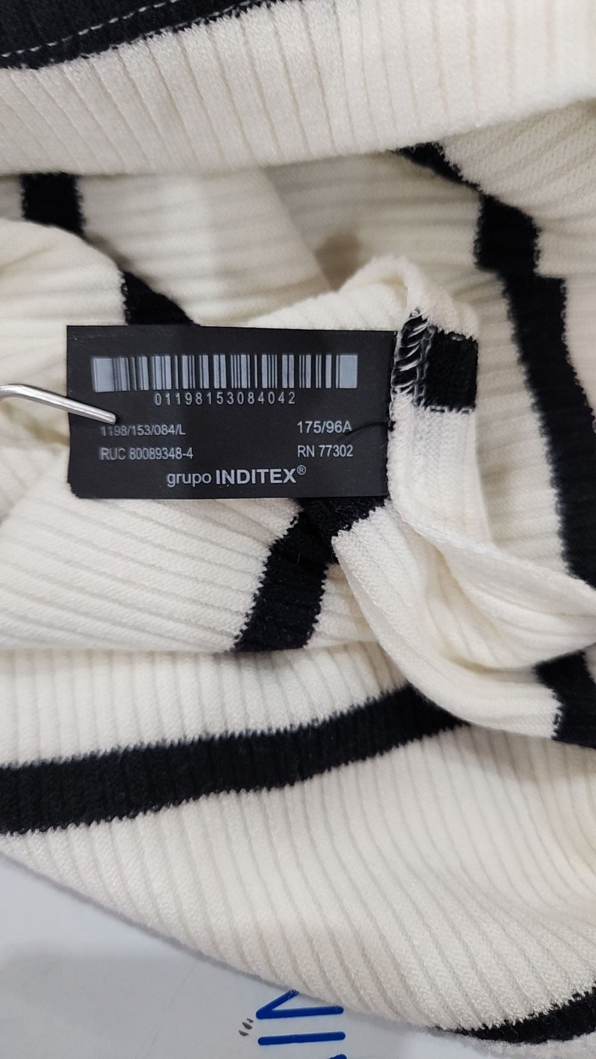 자라(ZARA) 니트/스웨터 L