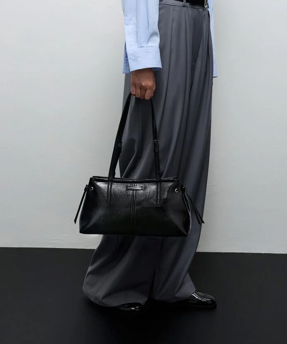찰스앤키스(CHARLES & KEITH) 노앤 이롱게이티드 핸들 숄더백 3colors CK2-20782673