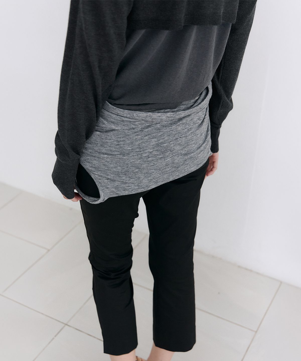 로우타이드(LOW TIDE) ESSENTIAL CAPRI PANTS [BLACK]