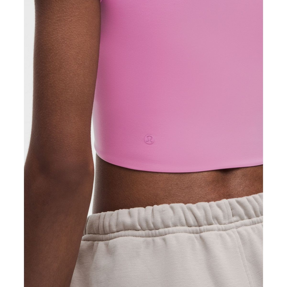 룰루레몬(LULULEMON) 원더모스트 Ultra Soft Nulu 크루넥 크롭 티셔츠  SWOT