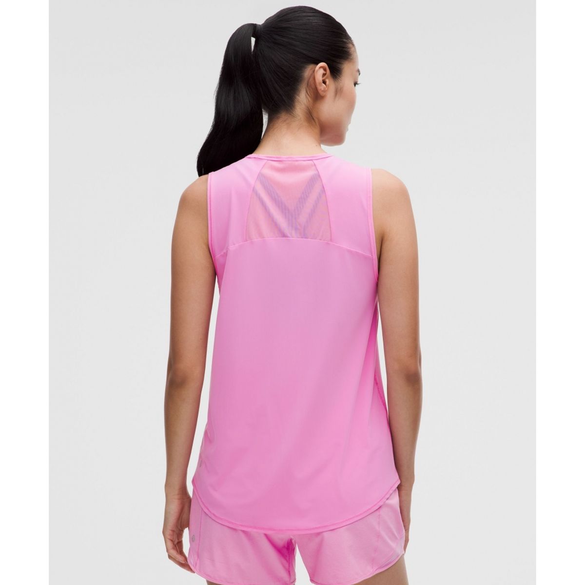 룰루레몬(LULULEMON) 스컬프트 탱크탑  SWOT