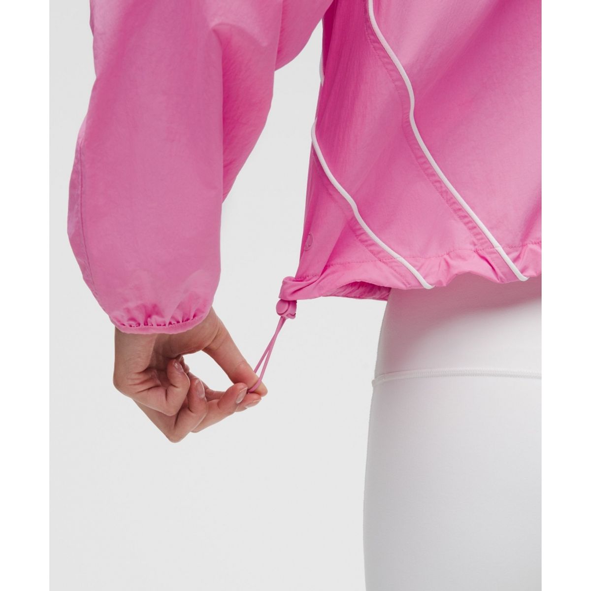 룰루레몬(LULULEMON) 스쿠바 윈드브레이커  SWOT WHT