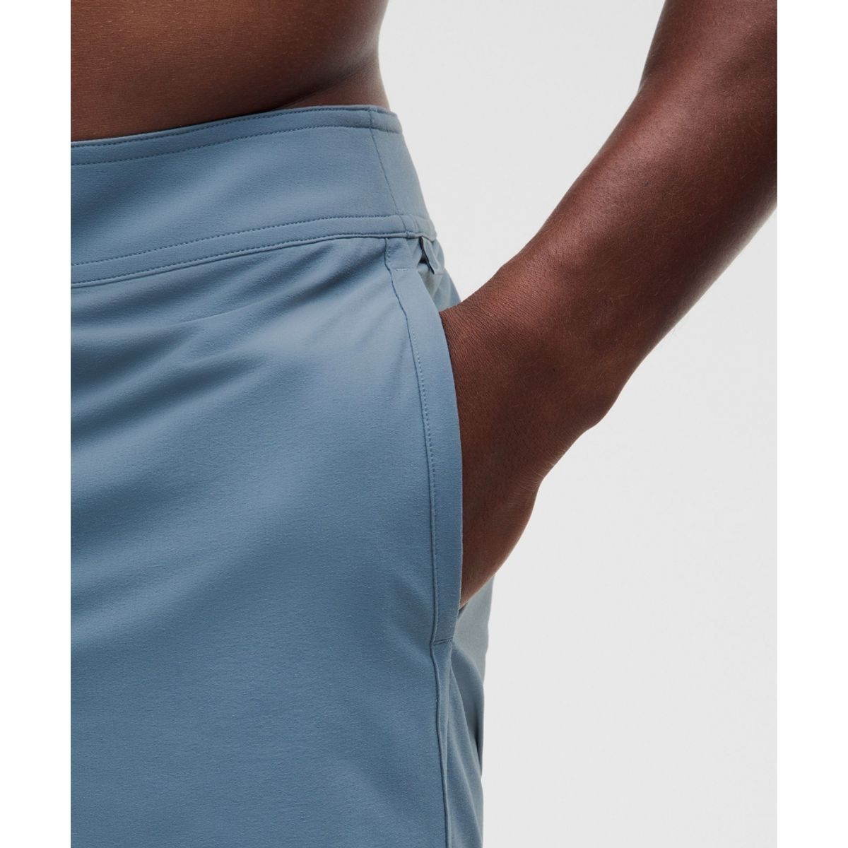 룰루레몬(LULULEMON) 클래식 핏 라이너리스 보드 쇼츠 7inch  STLB