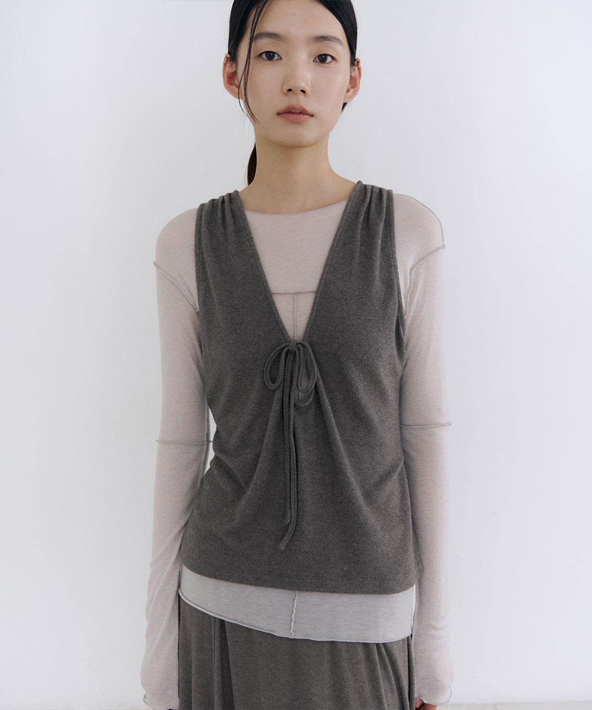 로우타이드(LOW TIDE) TIE DRAPE SLEEVELESS TOP [GREY]